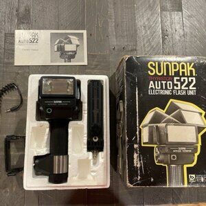 Sunpak Auto 522 Flash Camera with Thyristor Handle Mount Vintage parts
